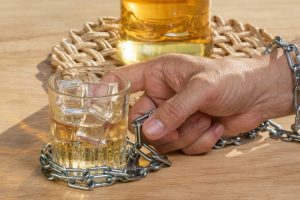 Beneficiile moderate ale consumului de alcool împotriva artritei