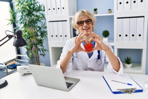 Menopauza precoce: riscuri crescute de boli cardiovasculare