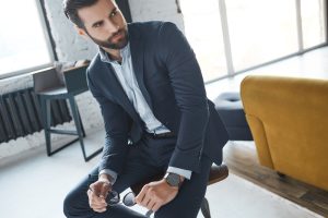 Stil masculin la birou: între eleganță și confor